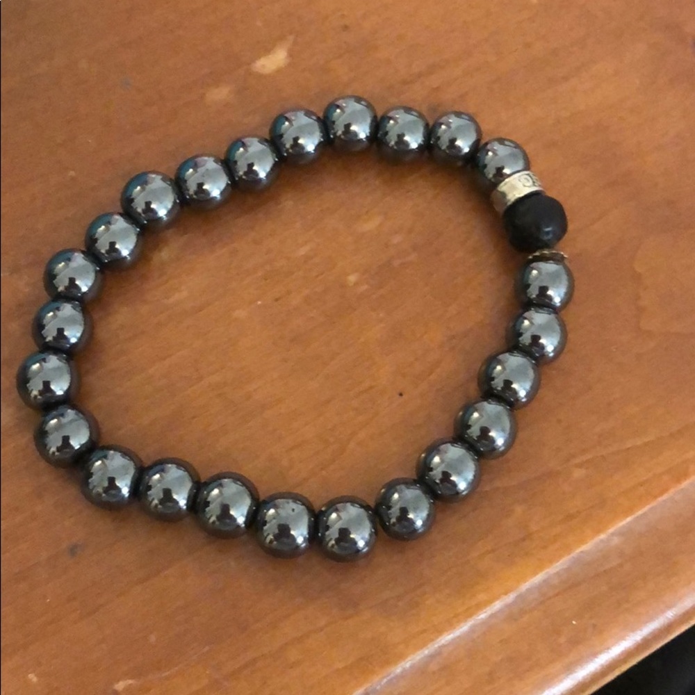 Metallic grey  and black hematite bracelet! EUC
